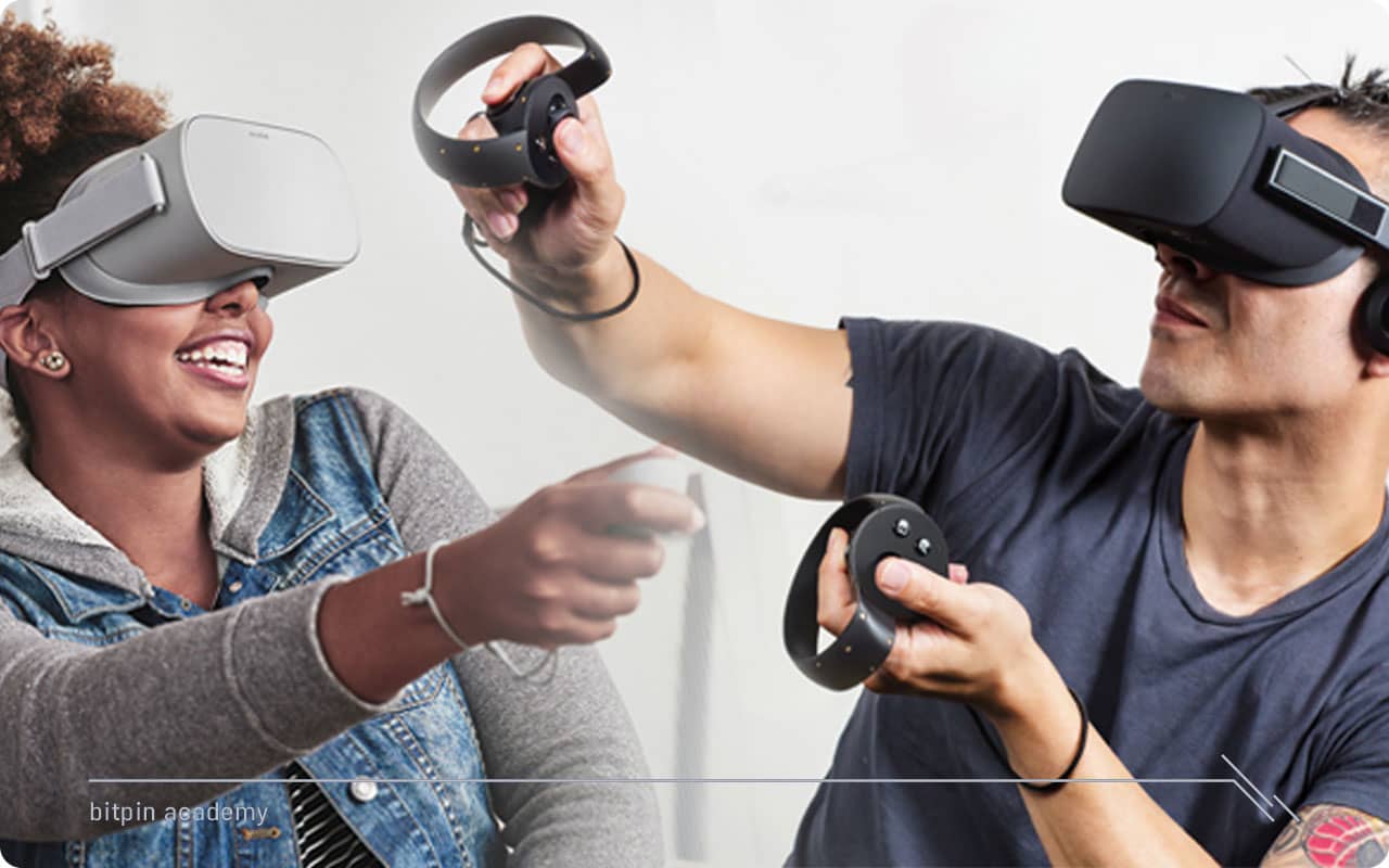 VR HEADSET 1 واقعیت مجازی چیست؟ هر آنچه که باید درباره فناوری VR بدانید!