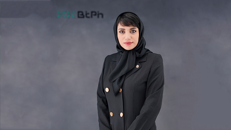 مریم خجسته، وکیل و مشاور حقوقی و قراردادی صرافی بیت&zwnj;پین