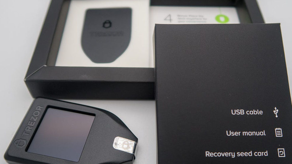 کیف پول سخت افزاری trezor