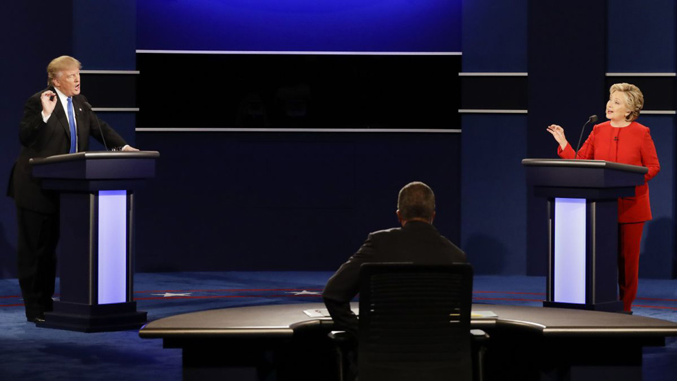 TrumpClintondebate ee2f2d7b c0c4 49dd bf6e 680282796ac4 prv دونالد ترامپ کیست؟ دیوانه؟ نابغه؟ یا یک شومَن به تمام عیار؟